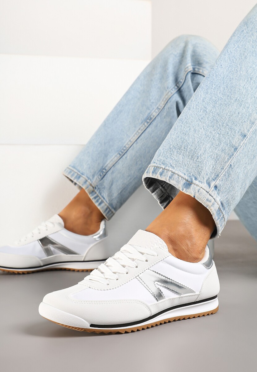 Białe Sneakersy Ozdobione Geometrycznym Motywem Clevandra