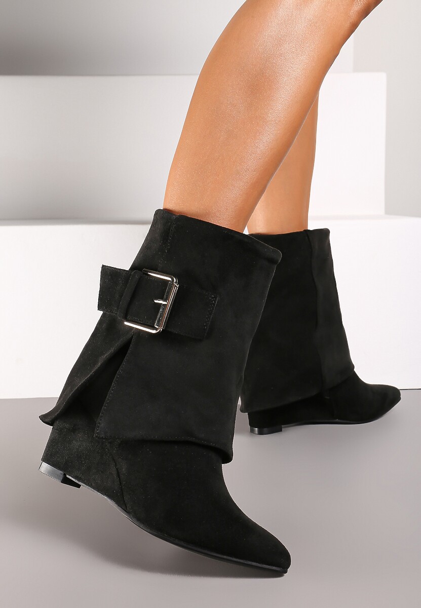 Czarne Botki na Koturnie z Cholewką Imitującą Nogawkę z Paskiem i Klamrą Miarielle
