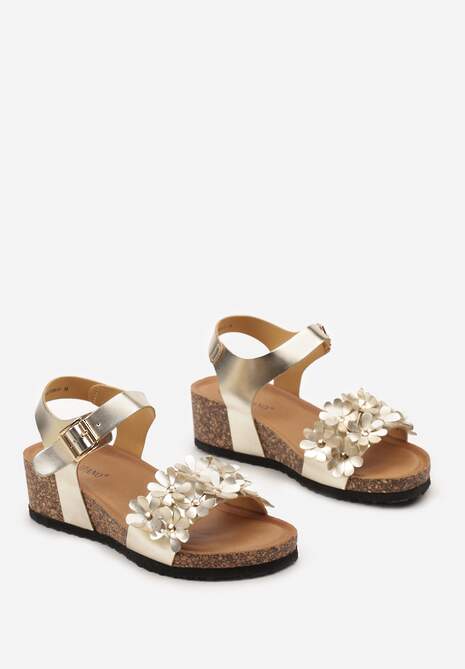 Złote Sandały na Koturnie z Korka Ozdobione Kwiatkami Fiaona