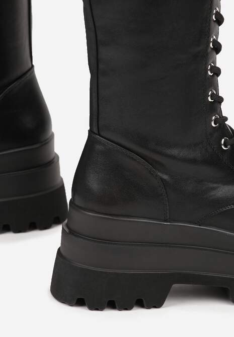 Czarne Kozaki na Platformie w Stylu Grunge Ozdobione Sznurowaniem Wiolara