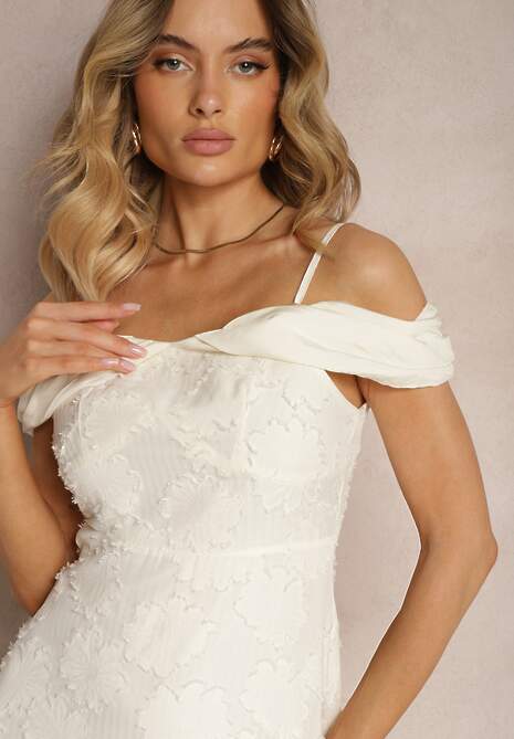 Jasnobeżowa Taliowana Sukienka na Regulowanych Ramiączkach o Rozkloszowanym Fasonie Vimadea