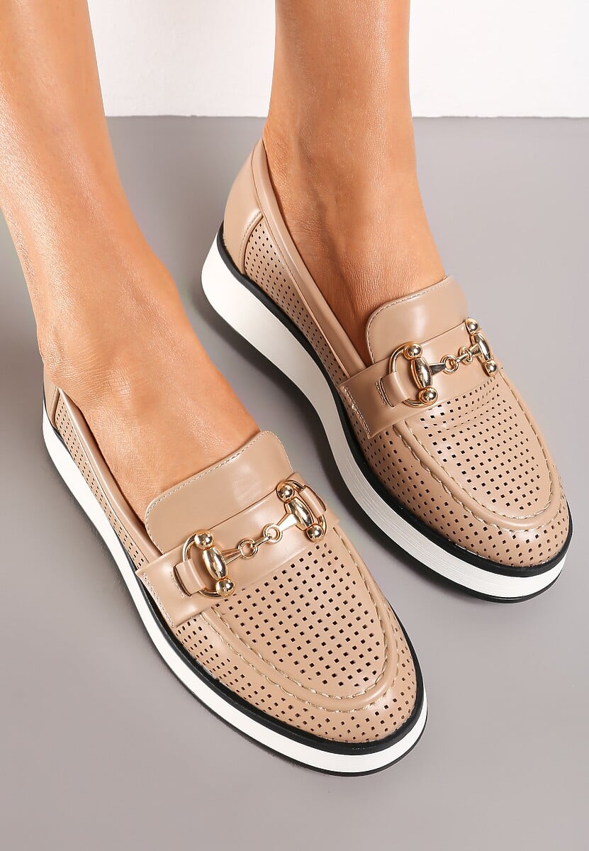 Ciemnobeżowe Ażurowe Mokasyny z Ekoskóry na Grubej Podeszwie z Metaliczną Klamrą Valesin