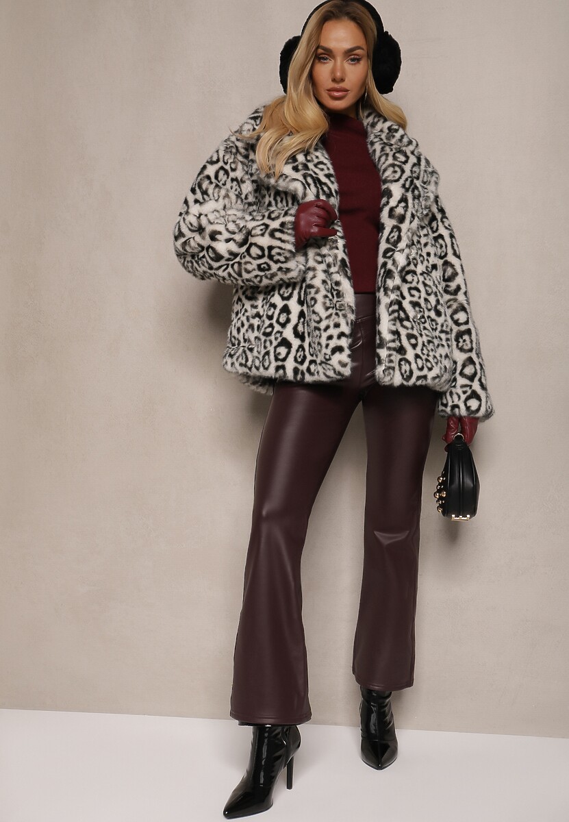 Biała Futrzana Kurtka w Panterkowy Print z Kieszeniami Delinnea