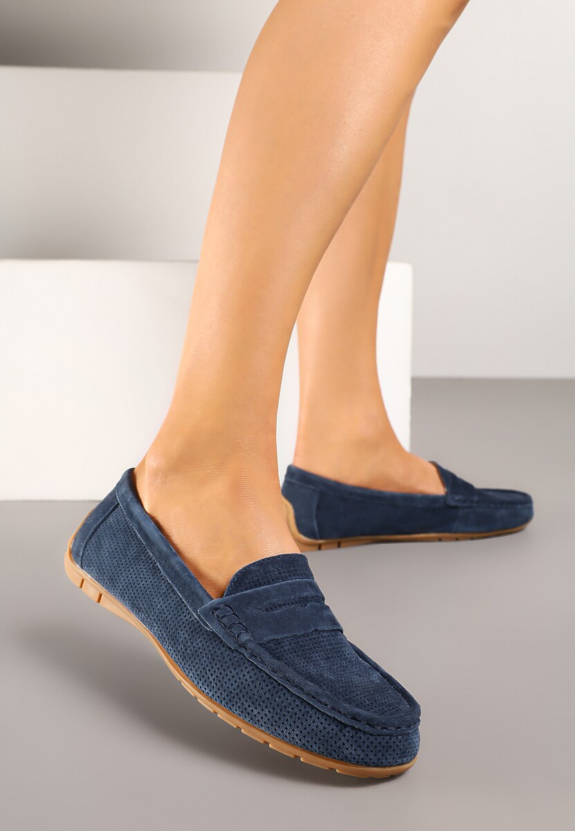 Granatowe Mokasyny ze Skóry Naturalnej Zdobione Perforacją Revaya
