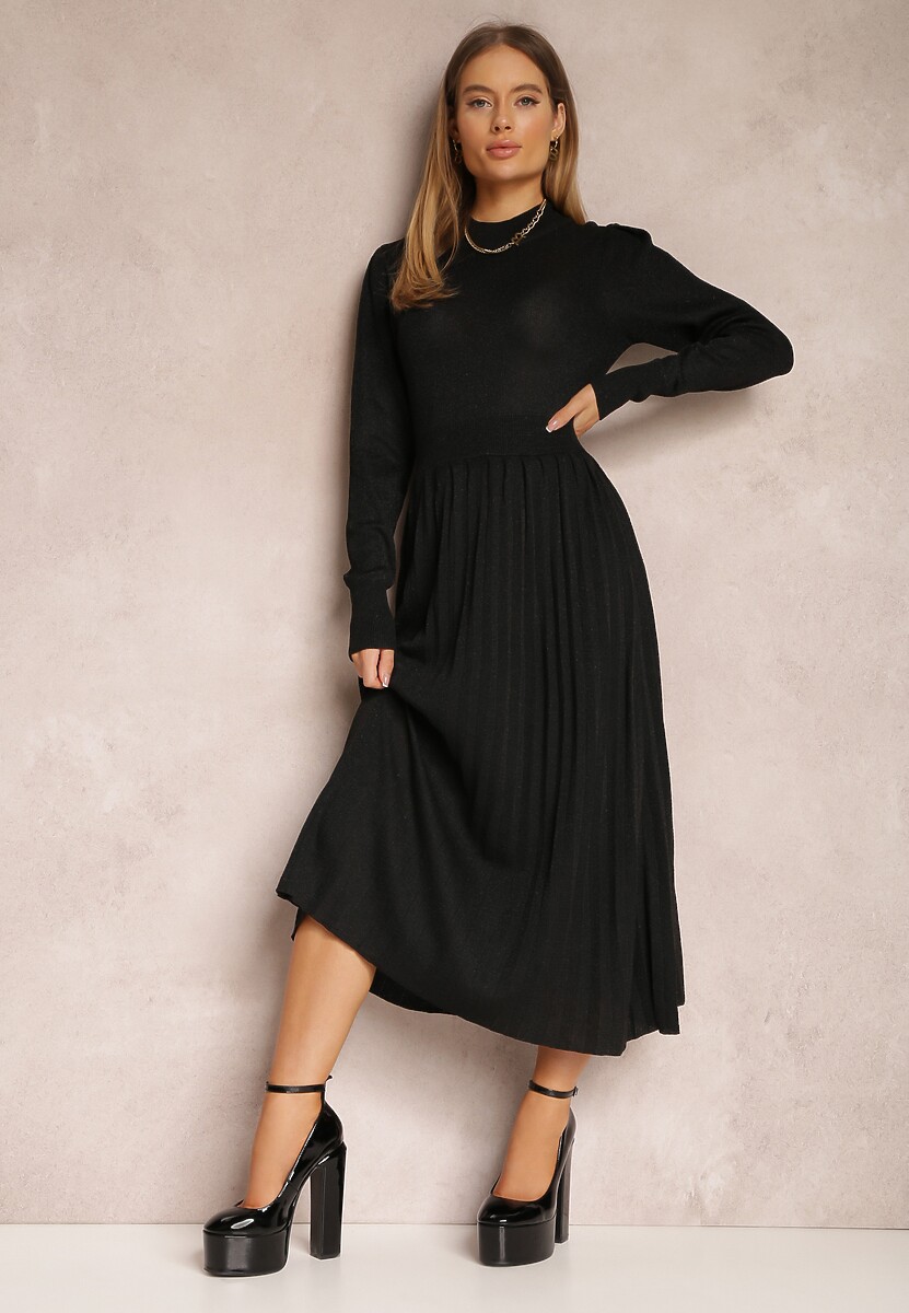 Czarna Sukienka Plisowana z Metaliczną Nitką Vwelsem