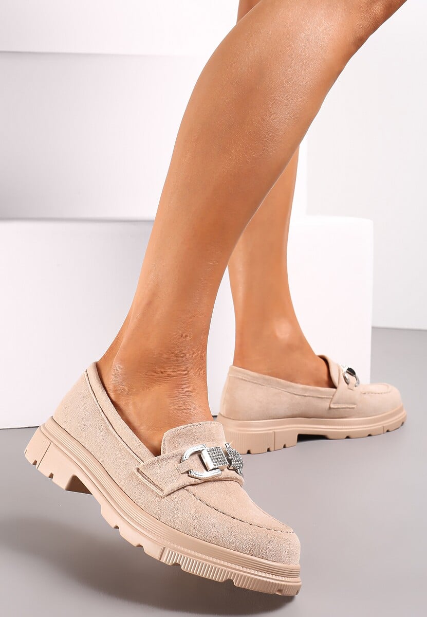 Beżowe Eleganckie Mokasyny Ozdobione Biżuteryjną Klamrą Adelai