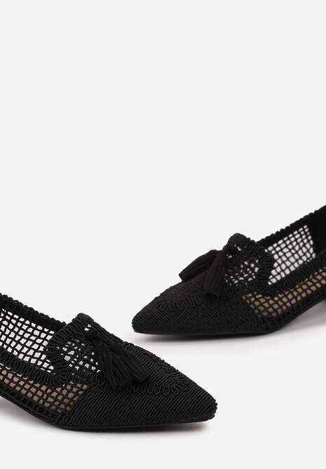 Czarne Plecione Czółenka na Niskim Obcasie Ozdobione Chwostami Rubentia