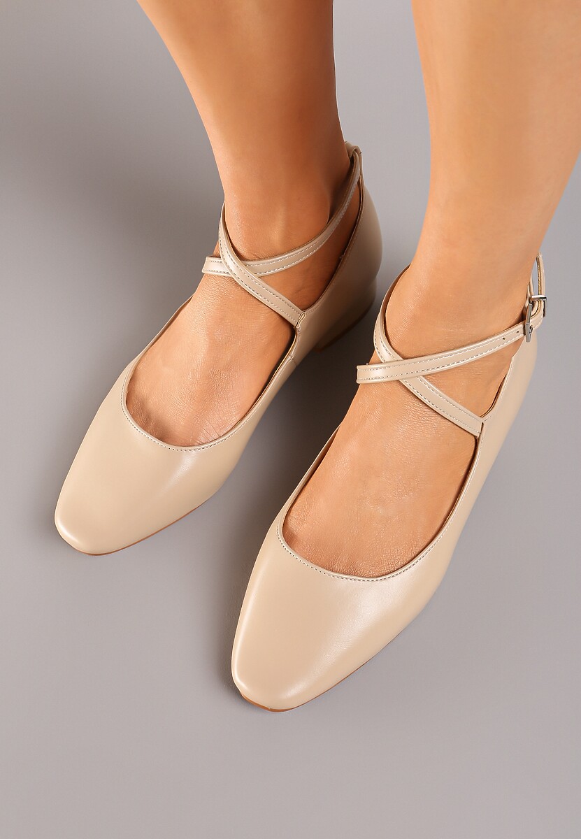 Ciemnobeżowe Czółenka na Płaskiej Podeszwie Wykończone Zapięciem Wokół Kostki Gravivia