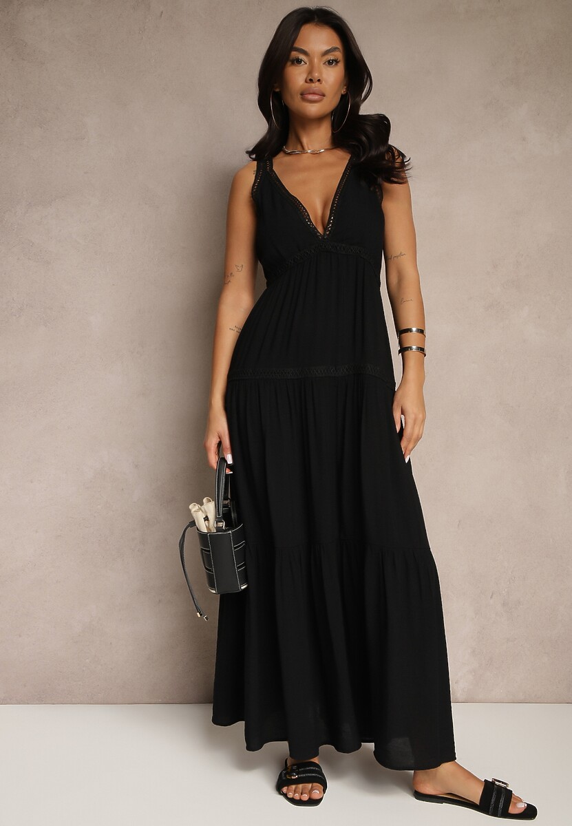 Czarna Sukienka z Wiskozą Ozdobiona Szydełkowym Motywem Mevelta