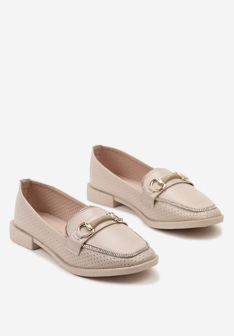 Beżowe Półbuty w Stylu Loafersów z Perforacją Drobnymi Cyrkoniami i Klamrą Keryth