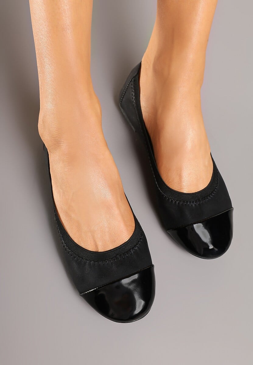 Czarne Balerinki z Wkładką ze Skóry Naturalnej i Lakierowanymi Aplikacjami Talisza