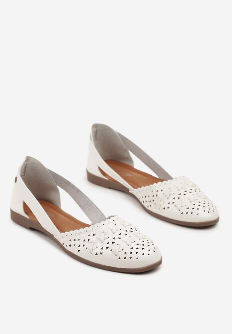 Białe Ażurowe Balerinki z Ozdobnymi Wycięciami Damirra