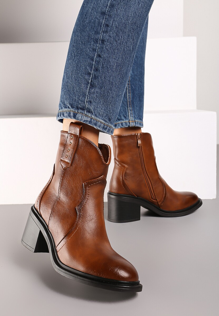 Brązowe Klasyczne Botki na Obcasie z Nitami Stelissa