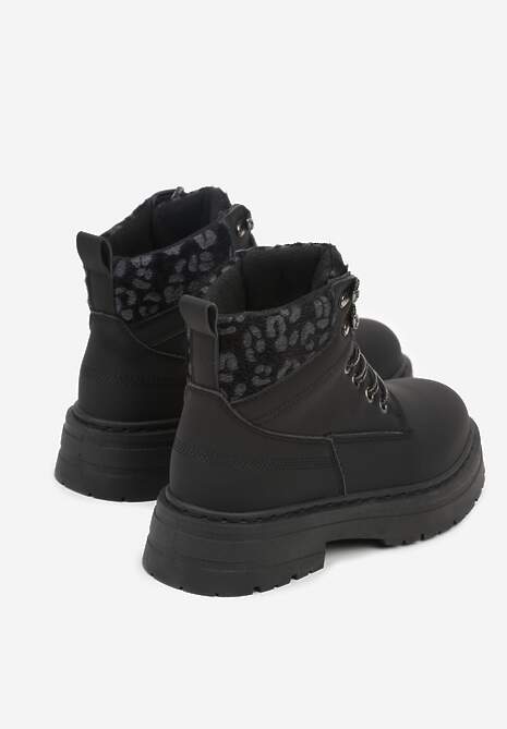 Czarne Trapery ze Wstawkami we Wzór Vetiara