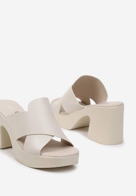 Beżowe Wsuwane Klapki z Ekoskóry na Słupku Fazara