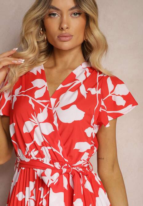 Czerwona Sukienka z Kopertowym Dekoltem Plisowanym Dołem Wykończona w Talii Paskiem i Gumką Elsavia