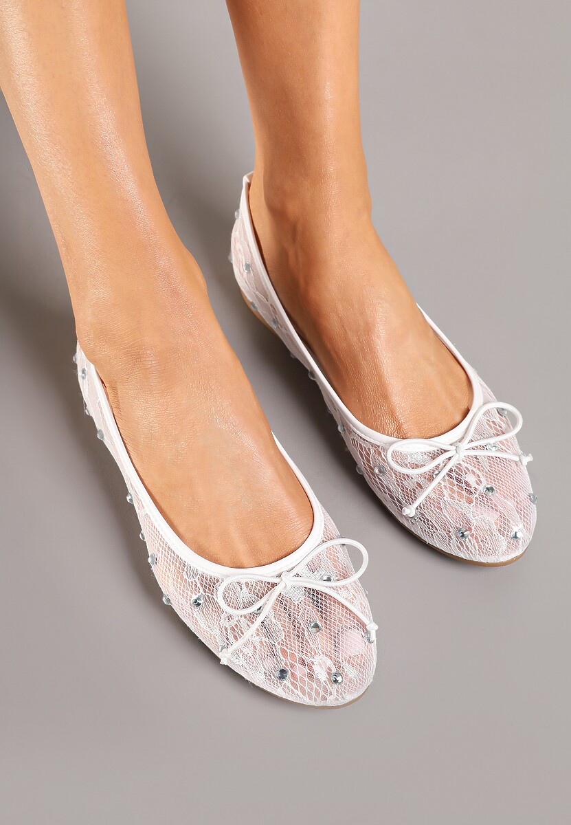Białe Siateczkowe Balerinki na Płaskiej Podeszwie z Cyrkoniami i Koronką Froresi