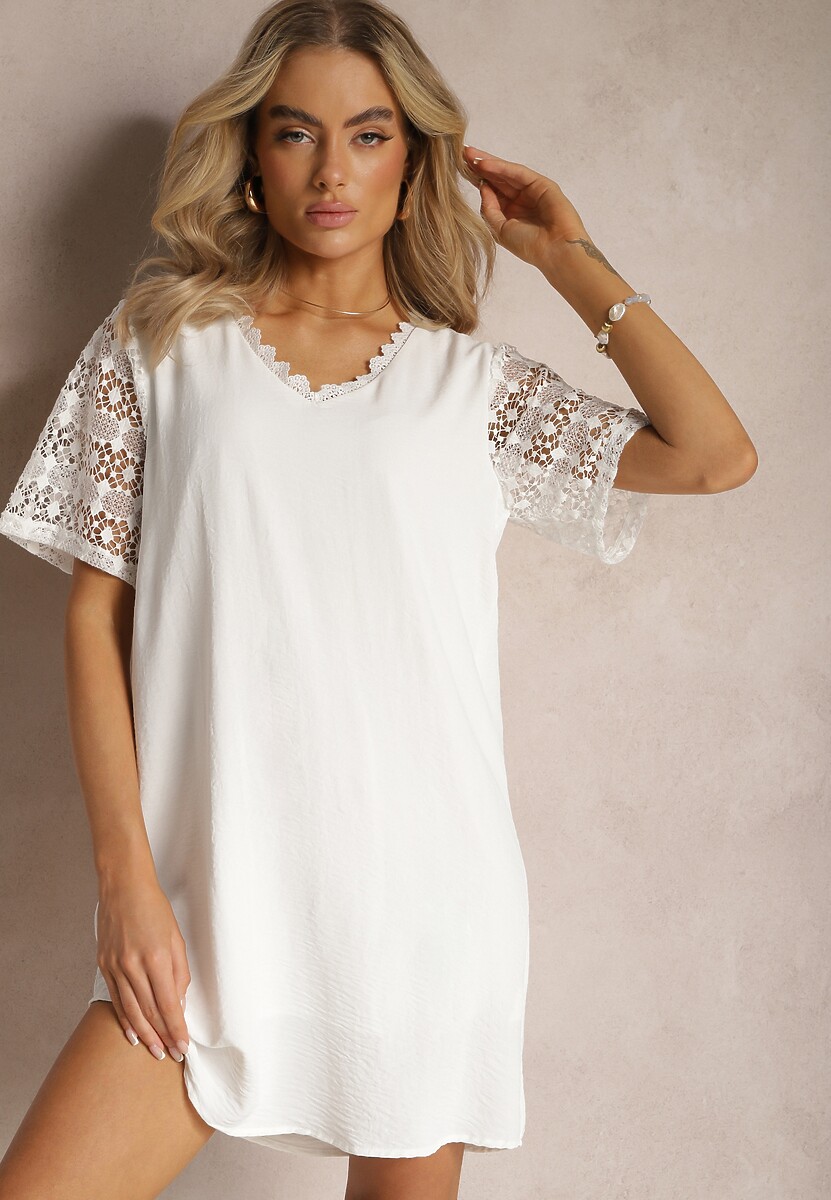 Biała Sukienka Mini o Luźnym Kroju z Bawełny Ozdobiona Koronką Kerilia