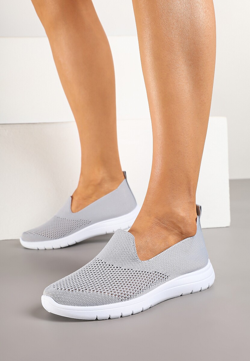 Szare Wsuwane Tenisówki z Ozdobną Perforacją Siltia