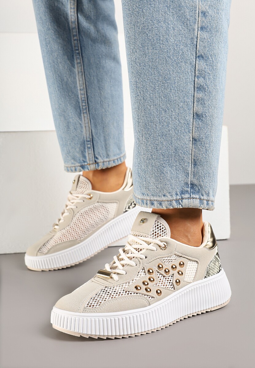 Beżowe Sneakersy Ozdobione Gwiazdą i Nitami Zeloti