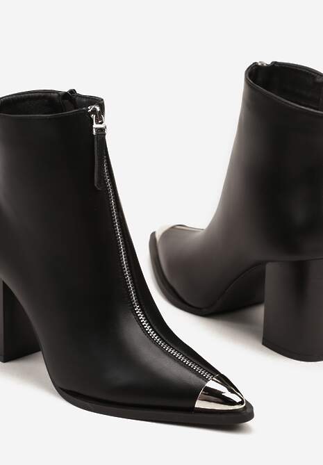 Czarne Botki na Słupkowym Obcasie z Metaliczną Aplikacją na Nosku Rilissea