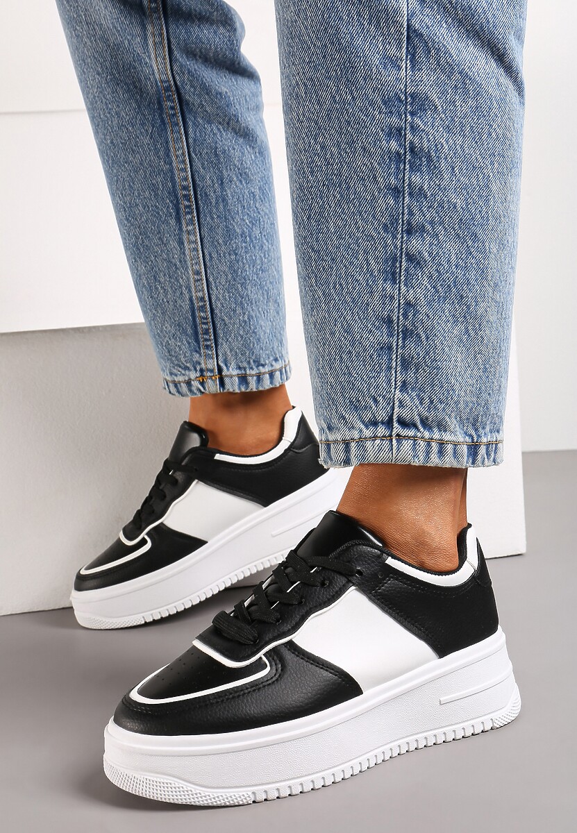 Czarno-Białe Sneakersy na Platformie z Delikatną Perforacją Dairala