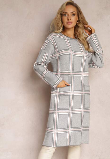 Szara Dzianinowa Sukienka Oversize z Naszytymi Kieszeniami w Kratę Deliuba