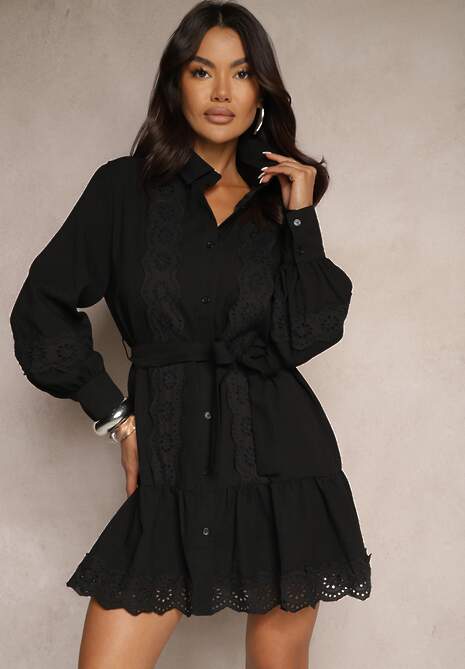 Czarna Sukienka Koszulowa z Wiskozy z Bawełną Ozdobiona Paskiem i Koronką Korresil