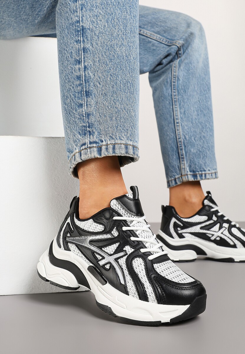 Czarne Sneakersy z Ozdobnymi Paskami Xerraza