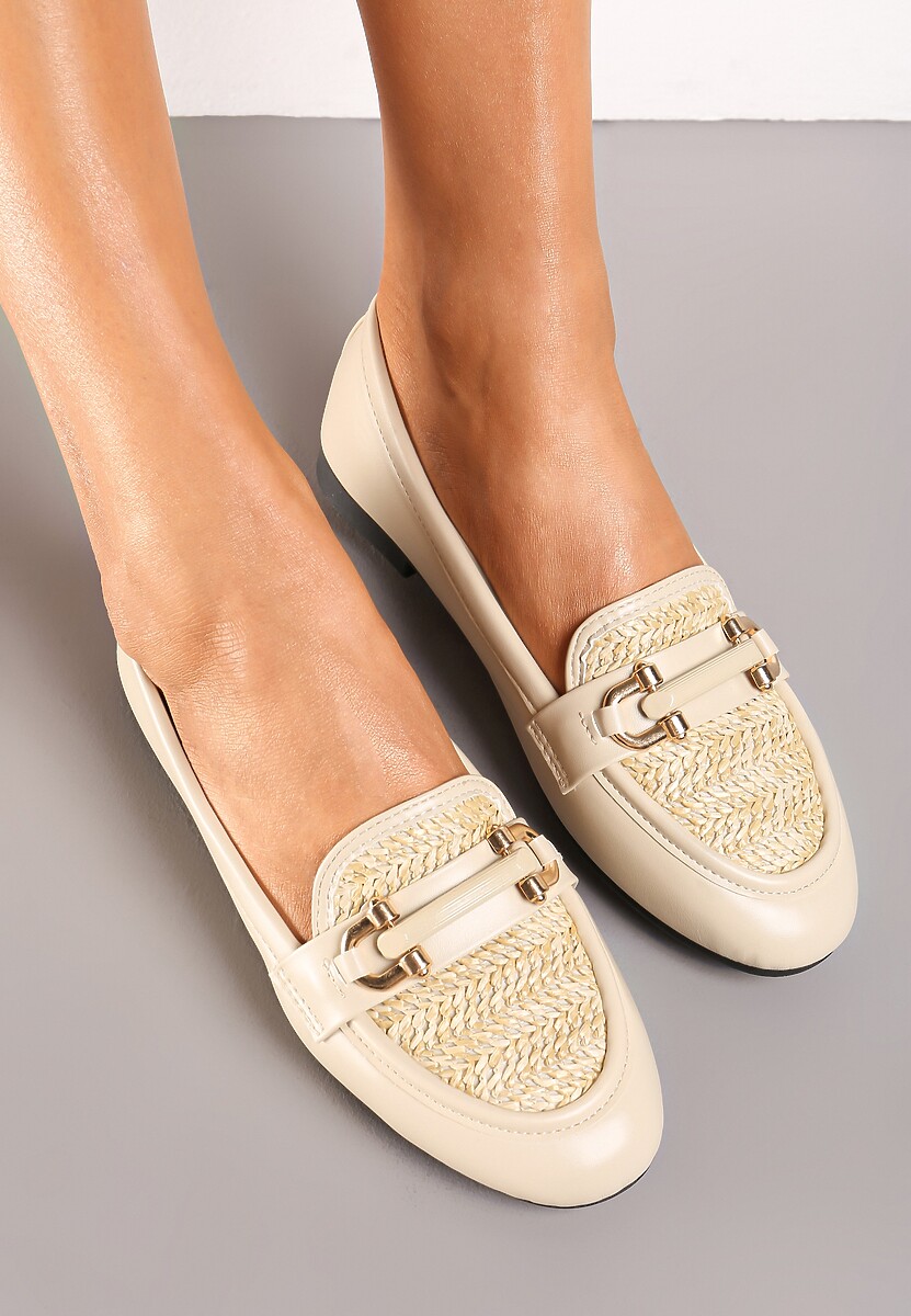 Beżowe Mokasyny na Płaskiej Podeszwie z Ekoskóry Zdobione Plecionką i Klamrą Trezzana