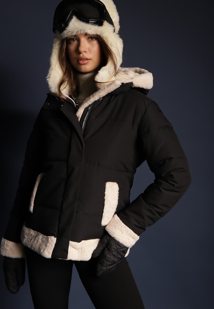 Czarna Futerkowa Kurtka z Kapturem Zdobiona Pikowanym Przeszyciem Ettalia