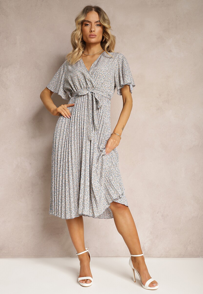 Niebiesko-Beżowa Sukienka o Rozkloszowanym Kroju z Gumką w Talii i Kopertowym Dekoltem z Materiałowym Paskiem Qrissa