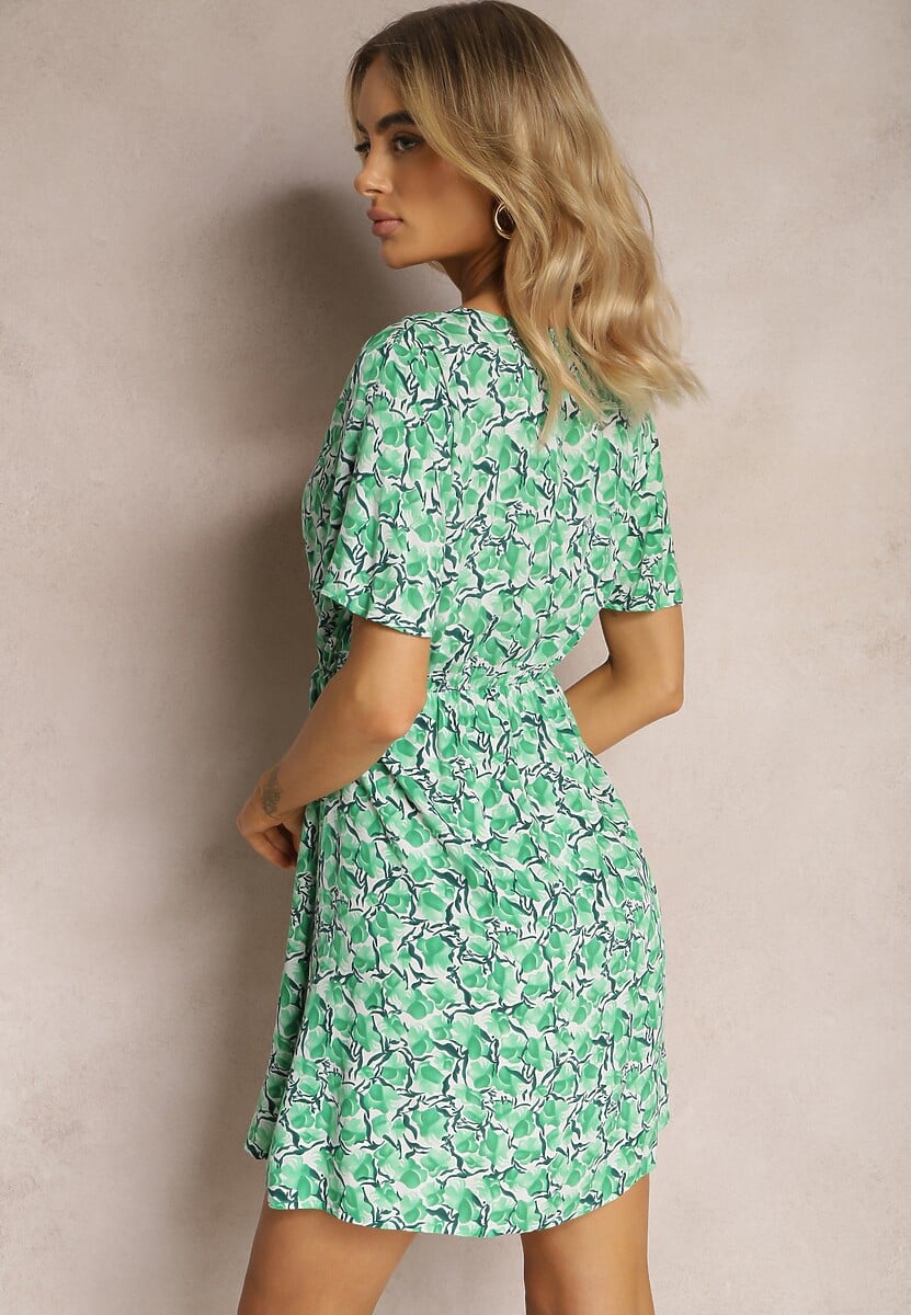 Zielona Wiskozowa Sukienka ze Sznureczkiem w Talii z Krótkimi Rękawami i Mozaikowym Printem Travei