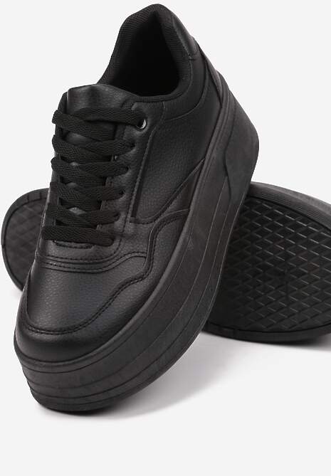 Czarne Sneakersy na Platformie Ozdobionej Tłoczeniem Vaiviera