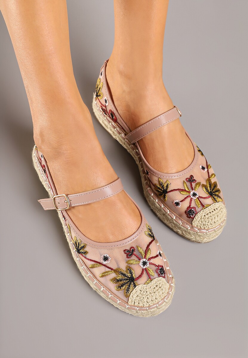 Różowe Espadryle z Siateczki na Plecionej Podeszwie Zdobione Haftem Evelritia