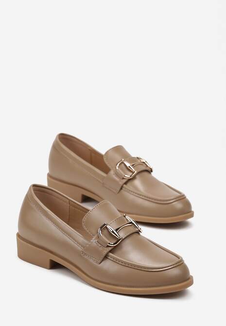 Ciemnobeżowe Wsuwane Mokasyny Ozdobione Paskiem z Metalową Klamrą Tirnala