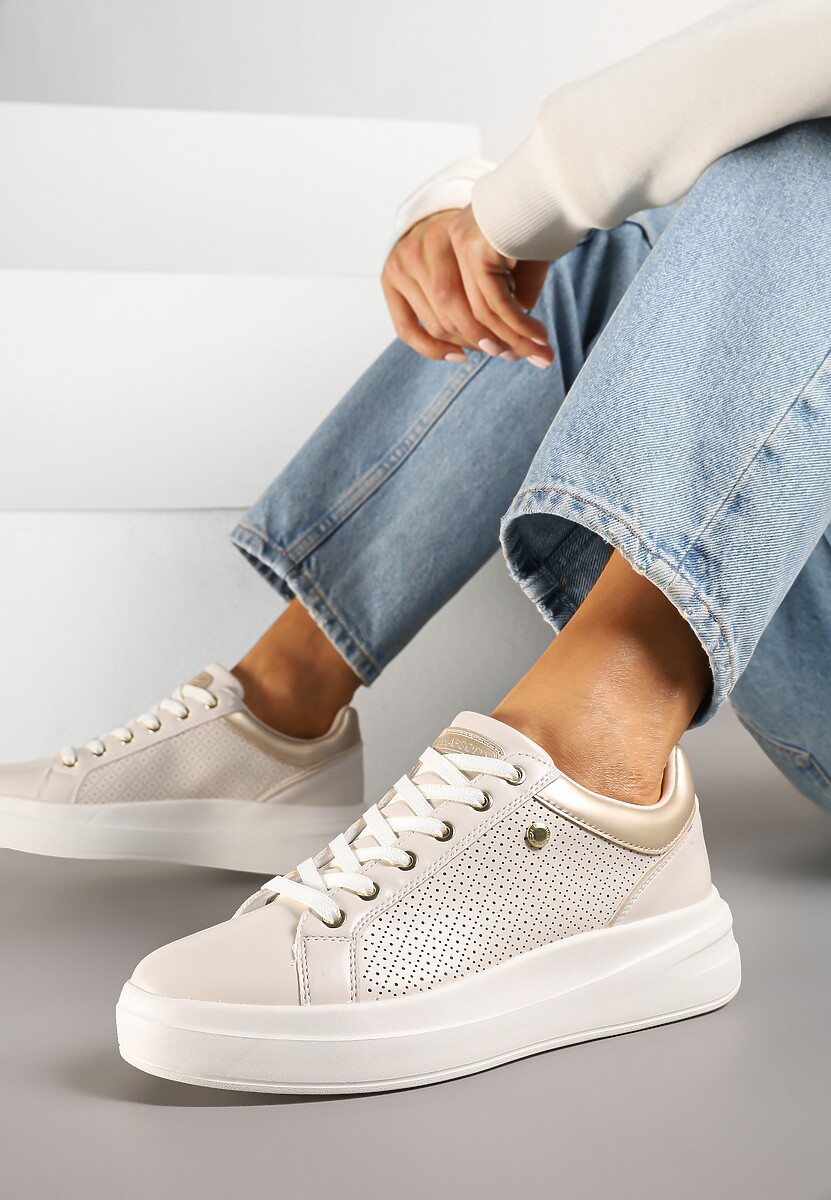 Jasnobeżowe Sneakersy Typu Tenisówki z Ozdobną Perforacją Mariselia