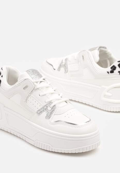 Białe Sneakersy na Tłoczonej Platformie z Geometrycznym Motywem Eloneo