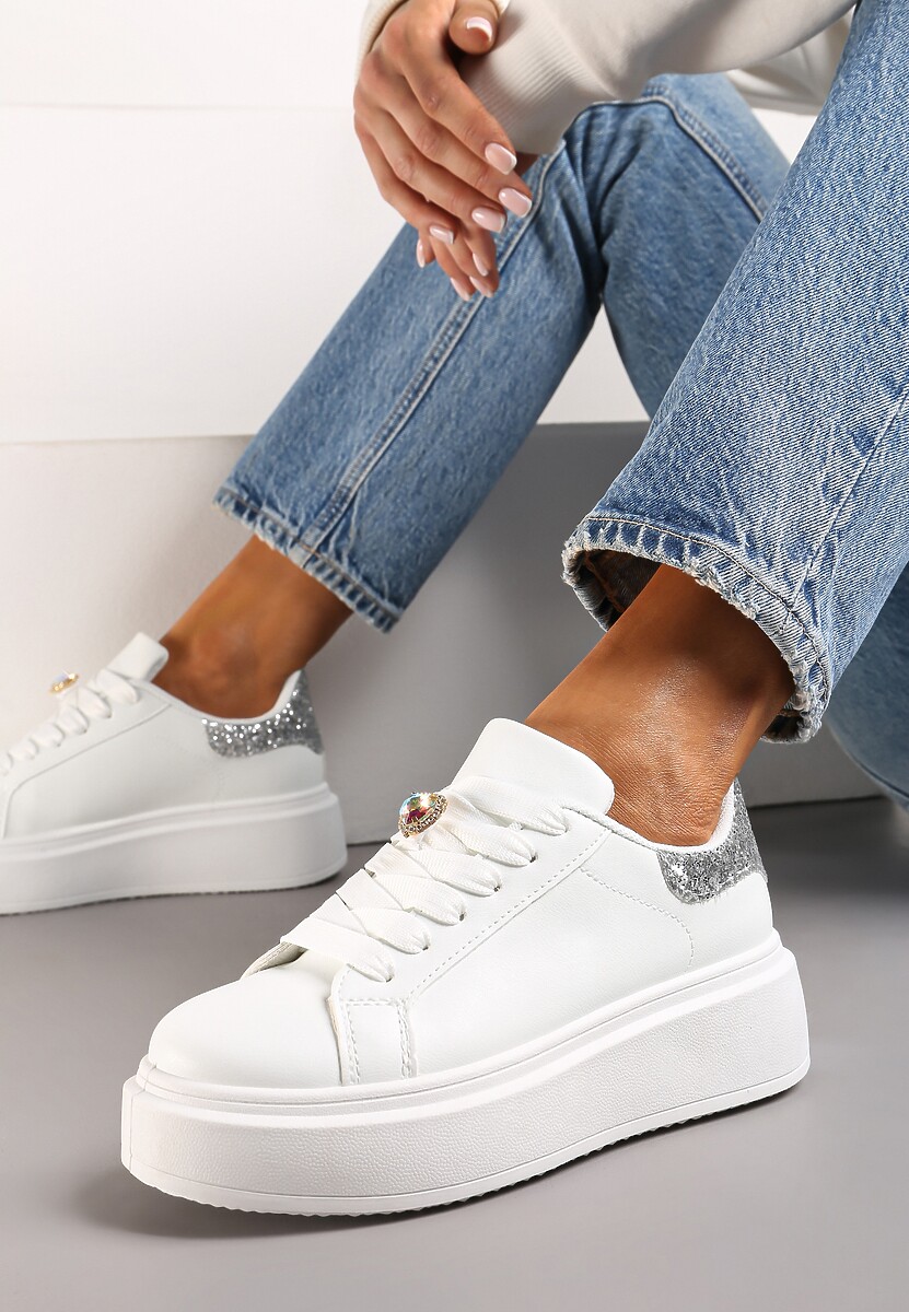Biało-Srebrne Sneakersy z Brokatową Wstawką i Cyrkonią przy Sznurówkach Wineta