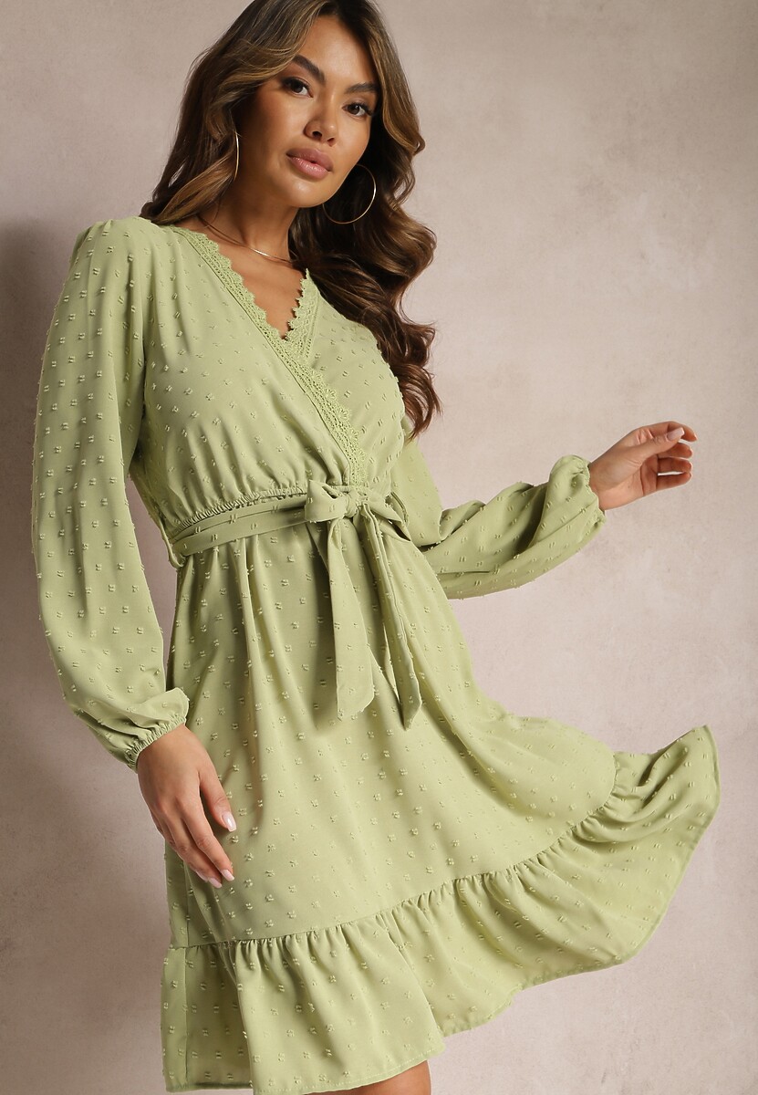 Zielona Mini Sukienka Rozkloszowana z Paskiem Materiałowym z Tkaniny Plumeti Digia