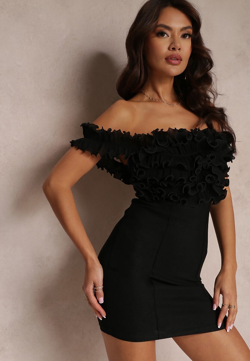 Czarna Dopasowana Sukienka na Ramiączkach z Falbanką Hemomay