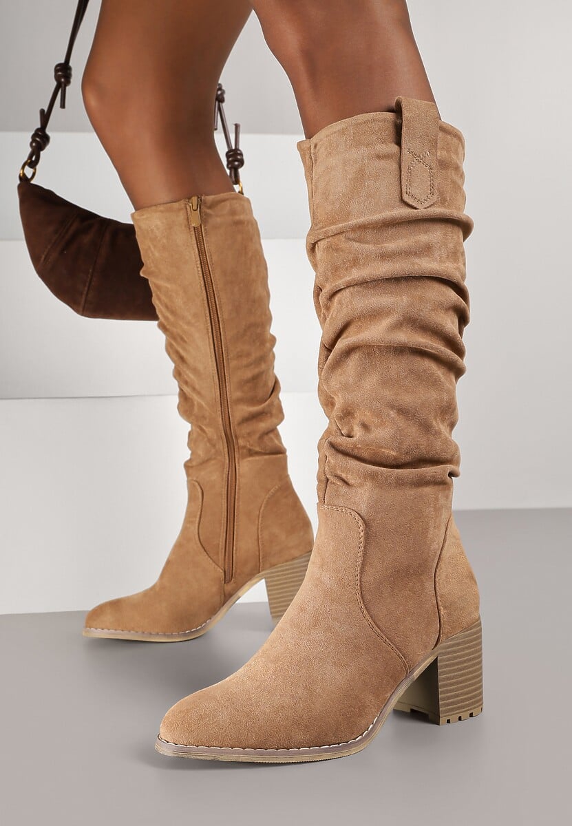 Ciemnobeżowe Kozaki przed Kolano na Słupku Cersinda