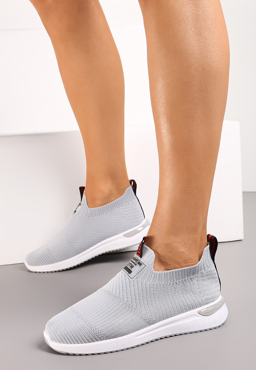 Szare Buty Sportowe Wsuwane z Elastyczną Cholewką i Ozdobną Wstawką na Podeszwie Zalire