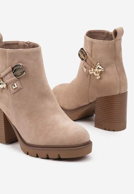 Ciemnobeżowe Ocieplane Botki na Słupku Ozdobione Aplikacjami Gemitha