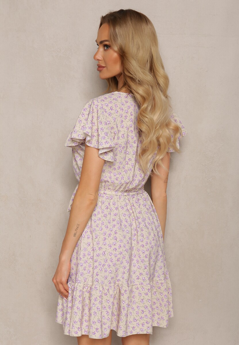 Beżowo-Fioletowa Kwiecista Sukienka z Falbankami z Gumką w Talii i Materiałowym Paskiem Nannesa