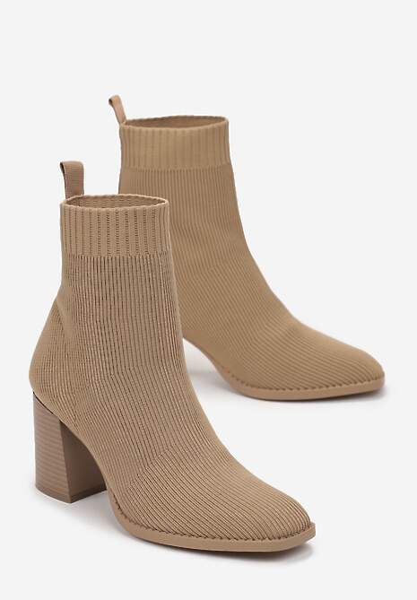 Ciemnobeżowe Skarpetkowe Wsuwane Botki na Słupku Solime