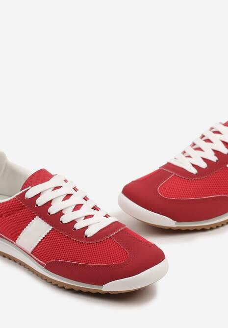 Czerwone Sneakersy Ozdobione Paskiem Cleova