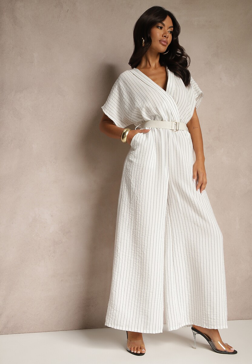 Biały Kopertowy Kombinezon z Nietoperzowymi Rękawami i Paskiem Tollamira