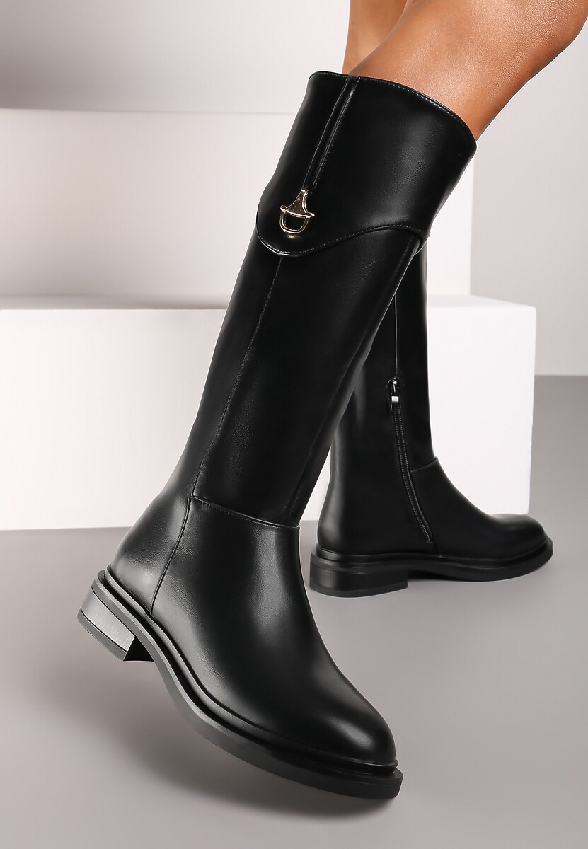 Czarne Kozaki na Płaskiej Podeszwie z Metaliczną Ozdobą Terelita