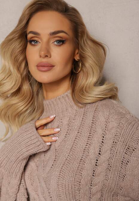 Ciemnobeżowy Luźny Golf w Ozdobny Splot Atterta